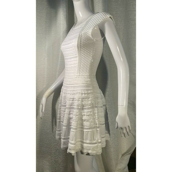 BLUMARINE KNIT WHITE DRESS (SZ SM) (EUC) - Picture 4 of 10
